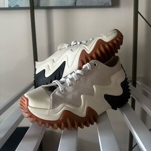 Converse Run Star Motion Low Top Sneakers